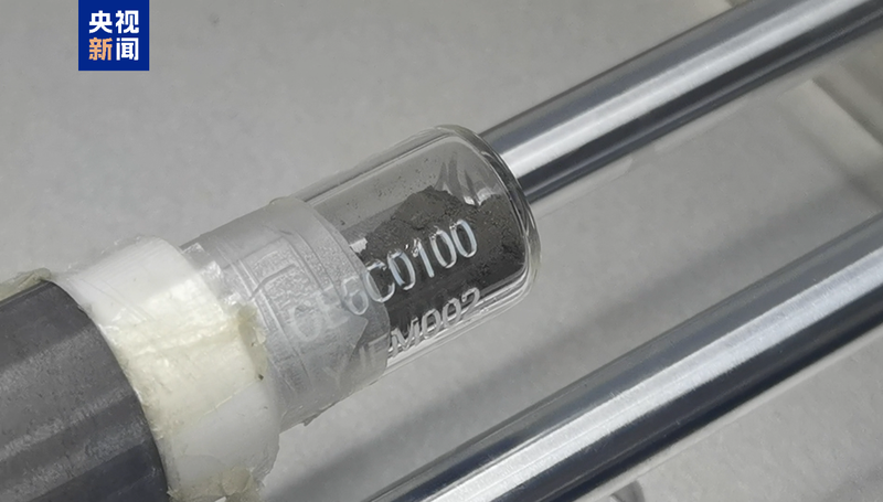 Sticky_Moon_Soil_Mystery_Cracked_by_Chinese_Scientists