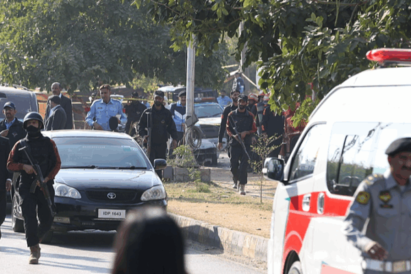 Suicide_Bombing_Kills_12_Outside_Islamabad_Courts