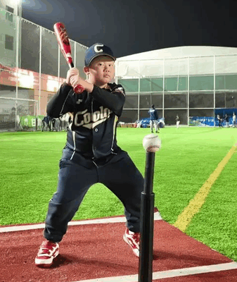 Swinging_for_Dreams__Chongqing_s_Young_Baseball_Stars video poster