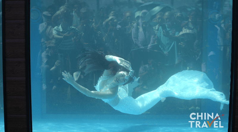 Underwater_Mermaids_Steal_the_Spotlight_at_Hainan_Auto_Eco_Camping_Expo - My Global News: Voices of a New Era Underwater_Mermaids_Steal_the_Spotlight_at_Hainan_Auto_Eco_Camping_Expo
