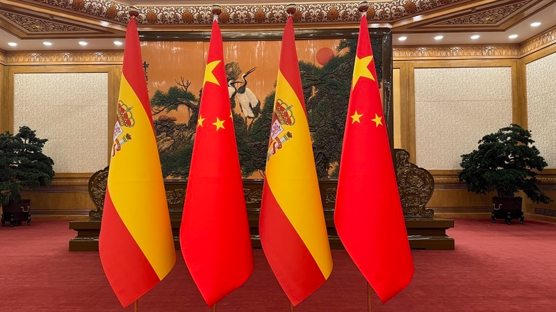 Xi_Jinping_Meets_King_Felipe_VI_in_Beijing