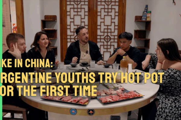 Argentine_Youths_Try_Hot_Pot__Find_Cultural_Ties_with_China video poster