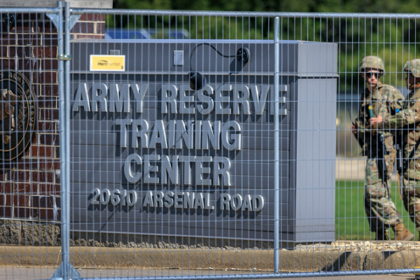 Supreme Court Blocks Trump’s Illinois Guard Deployment