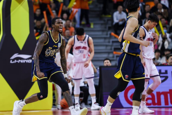 CBA_Roundup__Guangdong_Edges_Guangzhou__Shanghai_Routs_Jiangsu