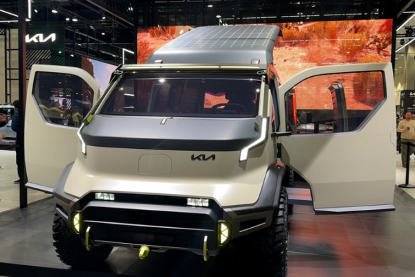 China_and_U_S__Diverge_in_2025_EV_Revolution video poster