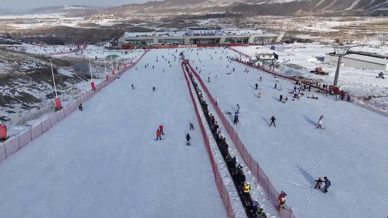 Chinese_Mainland_Ski_Visits_Surpass_Switzerland_in_2024_25_Season video poster