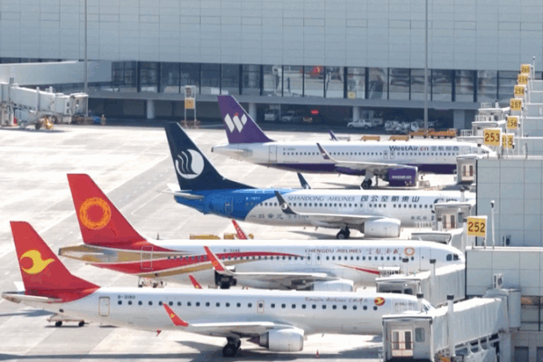 Chinese_Tourists_Cancel_Japan_Trips_Amid_Taiwan_Region_Dispute_Warning video poster