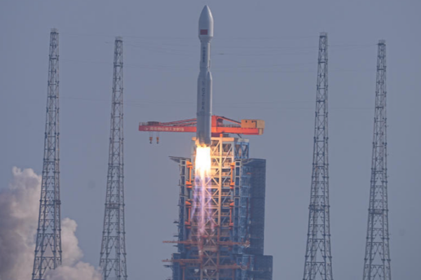 Chinese_mainland_launches_14th_group_of_low_orbit_internet_satellites