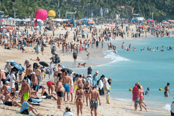 Hainan_Deepens_Opening_Up_with_New_Tourism_Regulations