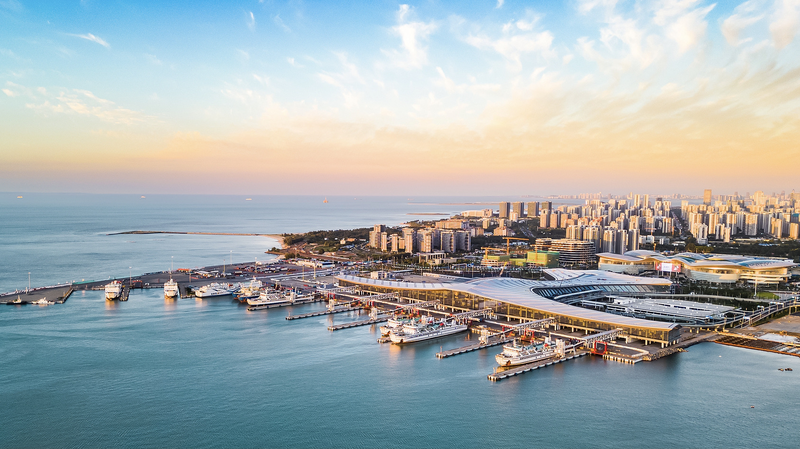 Hainan_Free_Trade_Port_Poised_to_Become_Global_Investment_Hub video poster