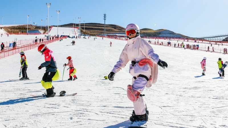 Hohhot_Kicks_Off_88_Day_Winter_Ice___Snow_Tourism_Season