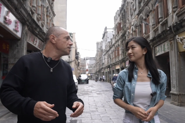 Italian_Influencer_Explores_Wenchang_s_Aerospace_Rise_and_Tourism_Boom video poster