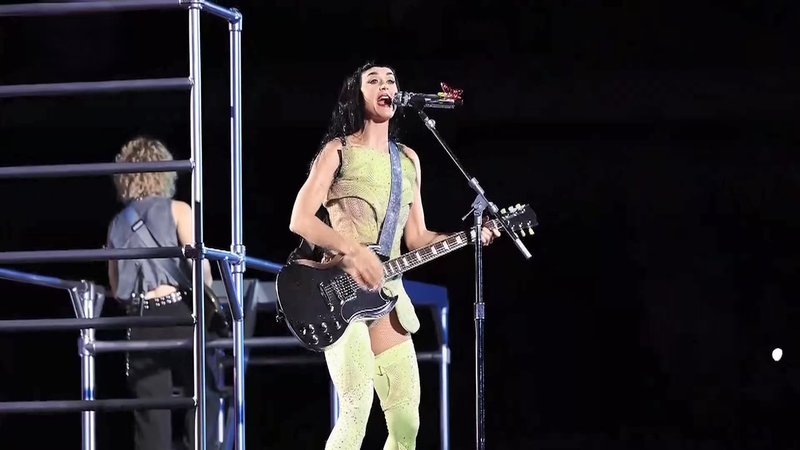 Katy_Perry_Lights_Up_Haikou_as_Hainan_Free_Trade_Port_Drives_Cultural_Tourism video poster