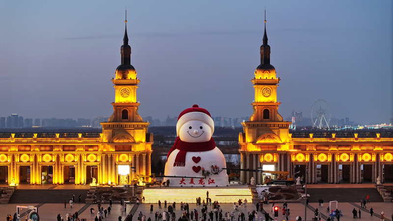 Harbin’s Iconic 19m Snowman Returns for Winter Tourism Peak