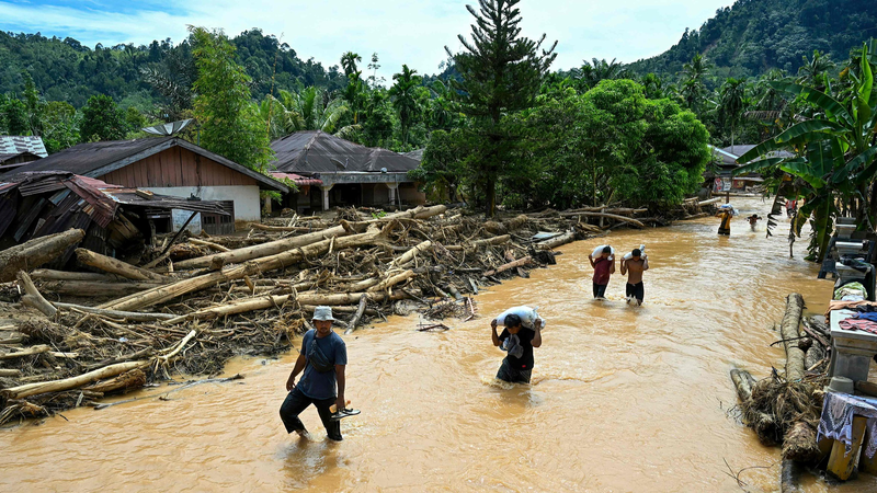 Sumatra_floods_leave_712_dead__507_missing