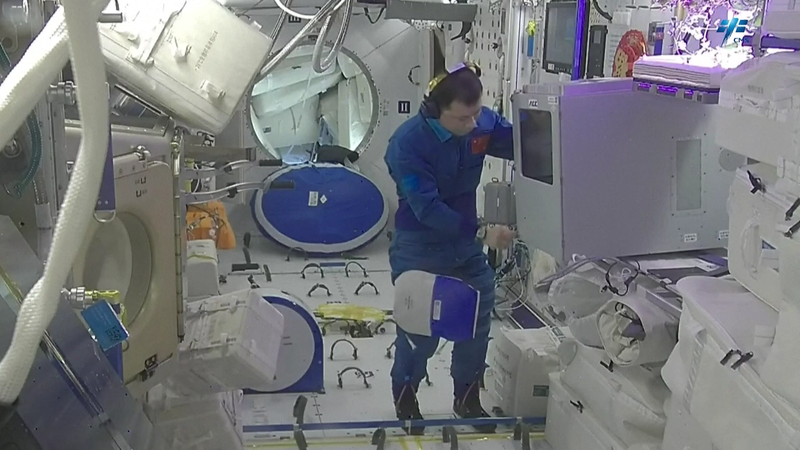 Tiny_Debris__Big_Impact__Shenzhou_20_s_Upcoming_Uncrewed_Return