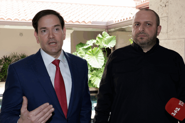 US_Ukraine_Peace_Talks_in_Florida_Hit_New_Obstacles