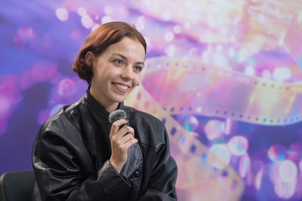 'Nino' Star Salomé Dewaels Praises Enthusiastic Fans at Hainan Festival video poster