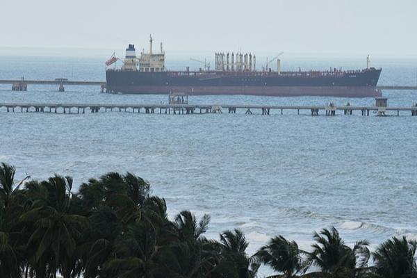Venezuela_Vows_to_Defend_Peace_Amid_US_Pursuit_of_Oil_Tankers