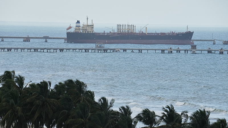Venezuela_Vows_to_Defend_Peace_Amid_US_Pursuit_of_Oil_Tankers