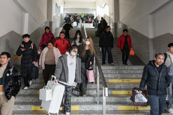 Chinese_mainland_gears_up_for_record_breaking_Spring_Festival_travel_rush