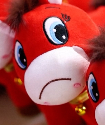 Crying_Horse_Plush_Captivates_Global_Buyers video poster