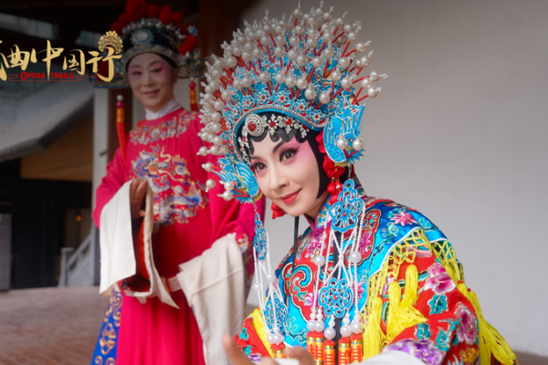 Huangmei_Opera_s_Timeless_Elegance__Actress_Lan_Xi_s_Modern_Revival