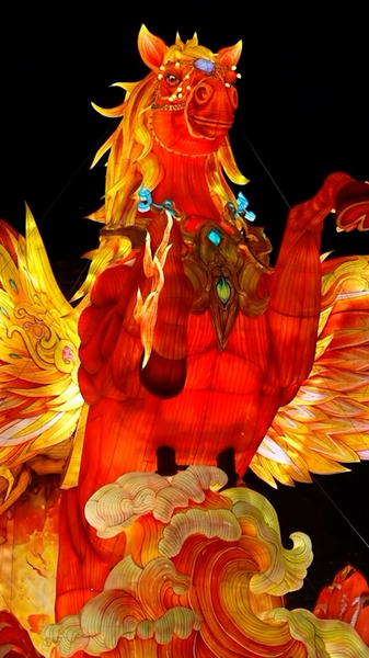 Qinhuai_Lantern_Festival_Lights_Up_Nanjing_with_390_Lanterns video poster