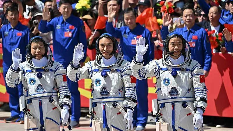 Shenzhou_20_Crew_Honored_with_Aerospace_Medals_and_Heroic_Astronaut_Titles