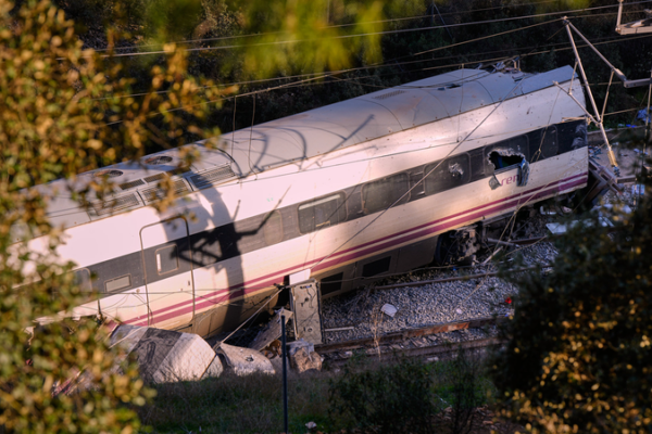 Xi_Jinping_and_Li_Qiang_Offer_Condolences_After_Spain_s_Cordoba_Train_Collision